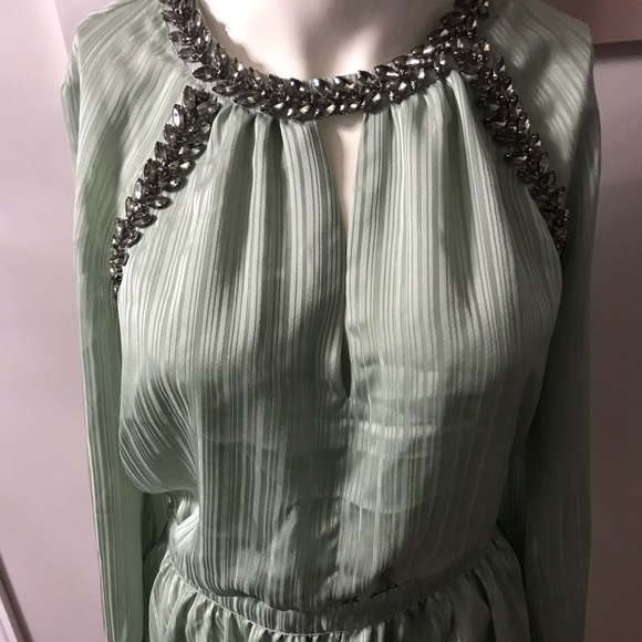 Bebe size M mint green long sleeve rhinestone top - Picture 1 of 3